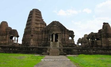 Temples and Caves: A 10-Day Spiritual Expedition Across Maharashtra